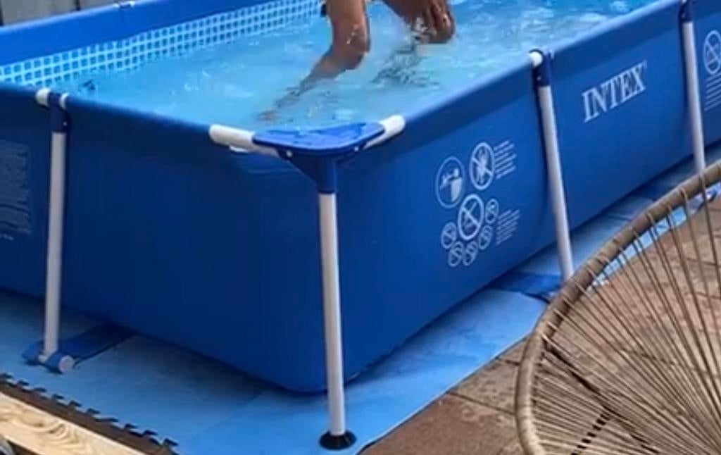 Intex Family Frame Zwembad 260x160x65cm met pomp, Tuin en Terras, Zwembaden, Gebruikt, Ophalen of Verzenden, Opzetzwembad, 200 tot 400 cm