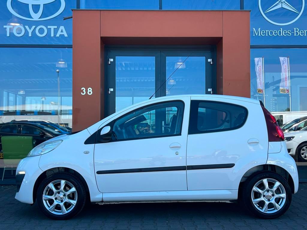 Peugeot 107 1.0|Led|Airco|Isofix|Elek. ramen|APK 01-2027|Aux, Voorwielaandrijving, Euro 5, Gebruikt, 4 stoelen
