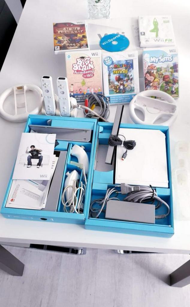 Zgan Wii / playstation / psp incl. spelletjes compleet, Ophalen of Verzenden, Zo goed als nieuw, Met 2 controllers