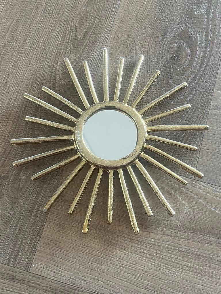 Gouden zonnespiegel - Decoratieve wandspiegel, Huis en Inrichting, Ophalen, Minder dan 50 cm, Zo goed als nieuw, Minder dan 100 cm