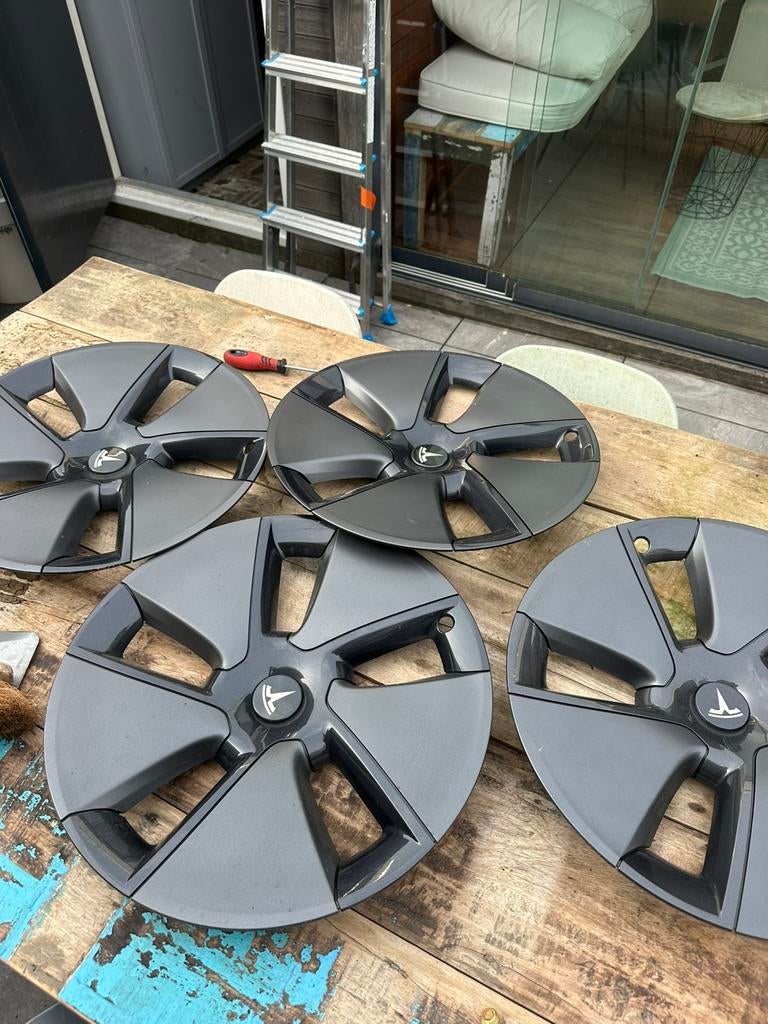 18” Tesla aero wieldoppen (model 3), Auto diversen, Wieldoppen, Ophalen of Verzenden, Zo goed als nieuw