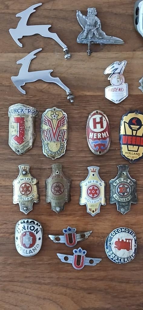 Verzameling balhoofdplaatjes en spatbord emblemen, Fietsen en Brommers, Ophalen of Verzenden