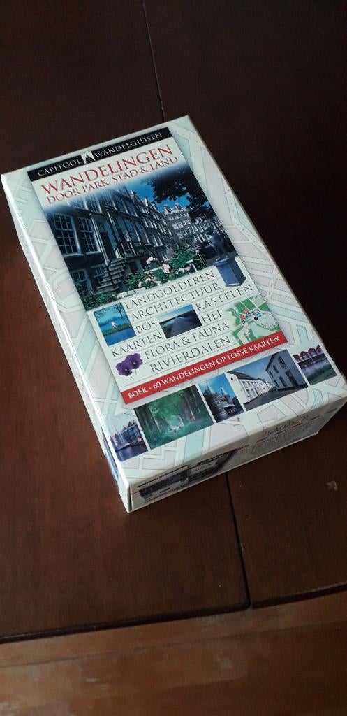 Capitool wandeltochten Nederland - natuur en cultuur, Boeken, Natuur, Ophalen of Verzenden, Zo goed als nieuw, Natuur algemeen