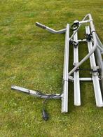 Inklapbaar fietenrek/fietsendrager voor op chassis, Ophalen, Zo goed als nieuw