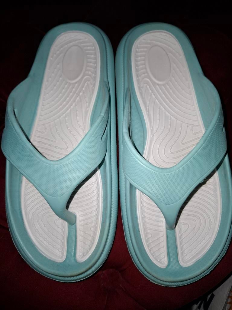 Comfortabele slippers maat 36/37 - Lichtblauw/Wit, Ophalen of Verzenden, Zo goed als nieuw, Blauw, Slippers