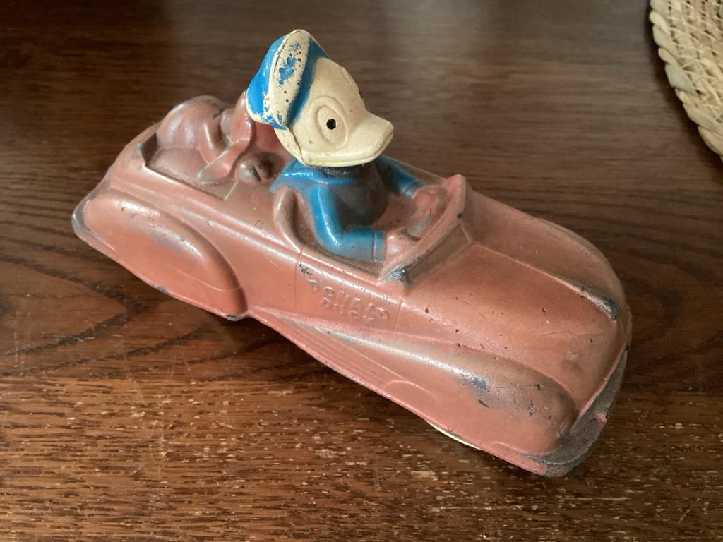 Vintage Rubberen Donald Duck in Auto met Pluto - Walt Disney, Verzamelen, Disney, Gebruikt, Beeldje of Figuurtje, Donald Duck