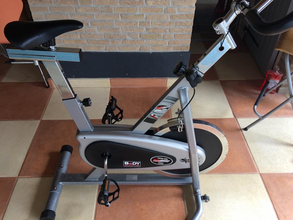 Spin / home trainer fiets, Ophalen, Zo goed als nieuw, Hometrainer