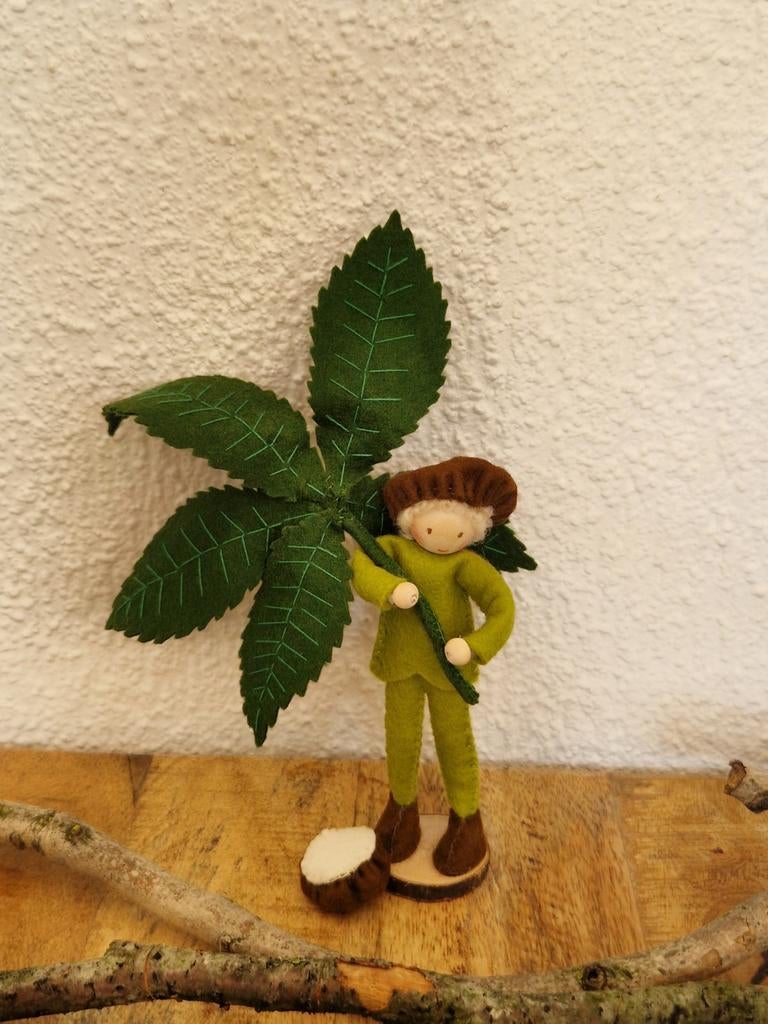 Bomenkindje Kastanje van wolvilt voor de seizoenstafel, Hobby en Vrije tijd, Vilt, Ophalen of Verzenden, Nieuw, Wolvilt