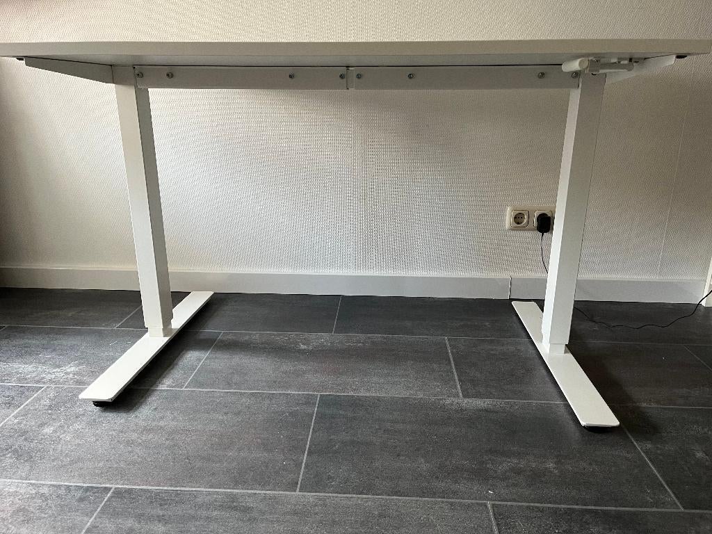 T.k.a. een nieuw Ikea zit/st bureau, model Trotten., Ophalen, Nieuw