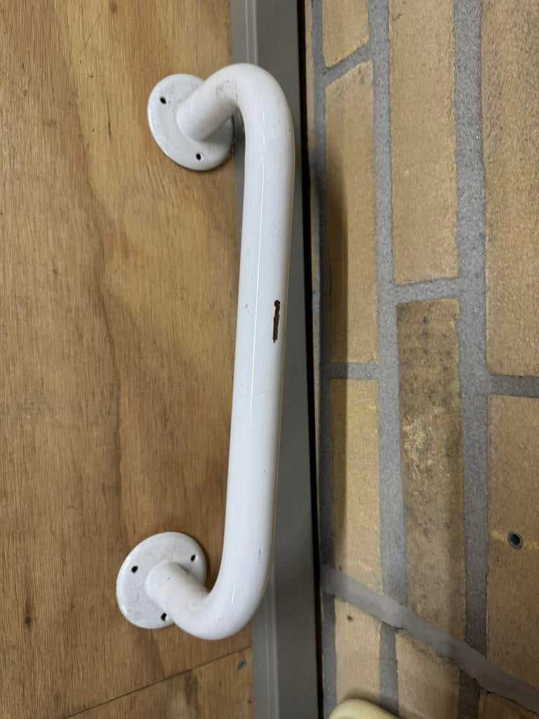 Muurgreep, Ophalen, Zo goed als nieuw