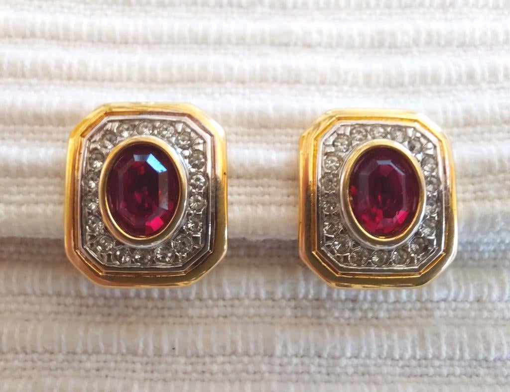 Franse Vintage Oorclips m. Robijnrode Rijnsteen., Verzenden, Overige materialen, Oorbellen