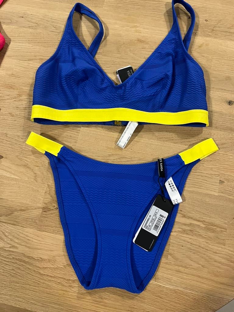 Andres Sarda bikini maat 85C slip 40 NIEUW!! Set Nu €17,50, Kleding | Dames, Badmode en Zwemkleding, Ophalen of Verzenden, Nieuw