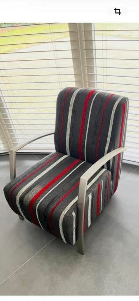 Moderne fauteuil antraciet met rode en witte belijning, Huis en Inrichting, Fauteuils, Ophalen, Gebruikt, 50 tot 75 cm, Modern