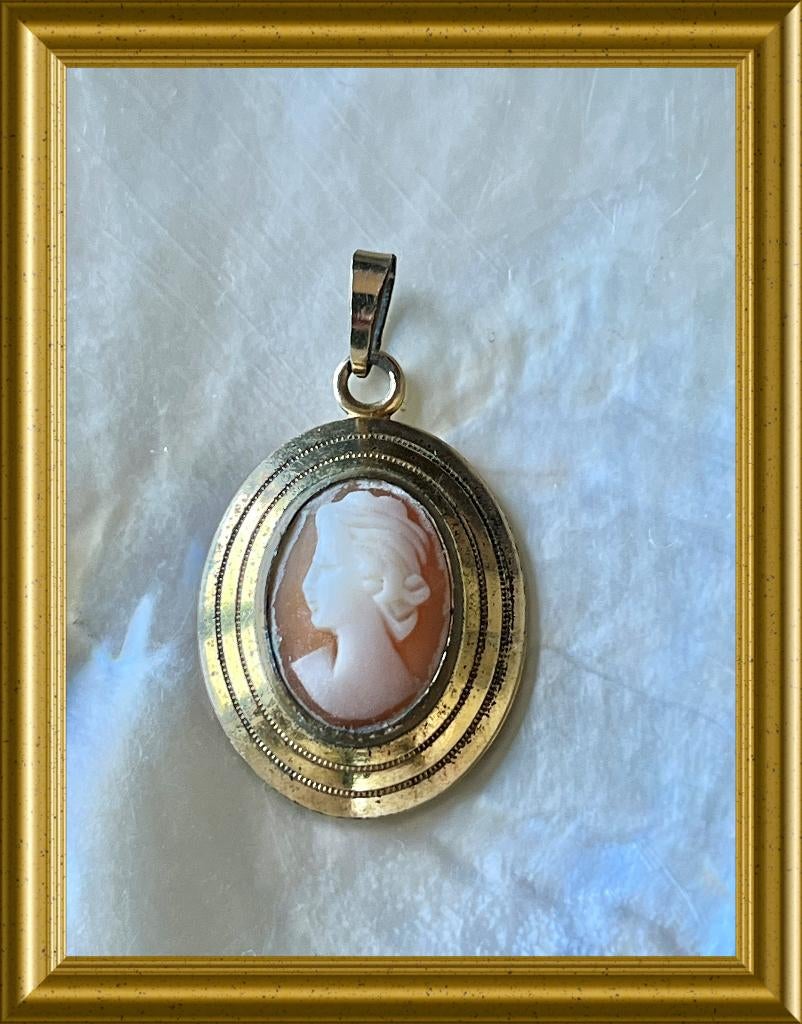 Oude hanger met camee, Ophalen of Verzenden, Overige materialen, Hanger