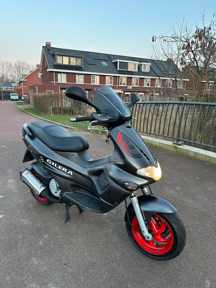 Gilera Runner 125cc Sp Pro Dubbeldisk 2003 (180cc), Fietsen en Brommers, Scooters | Piaggio, Overige modellen, Benzine, Ophalen