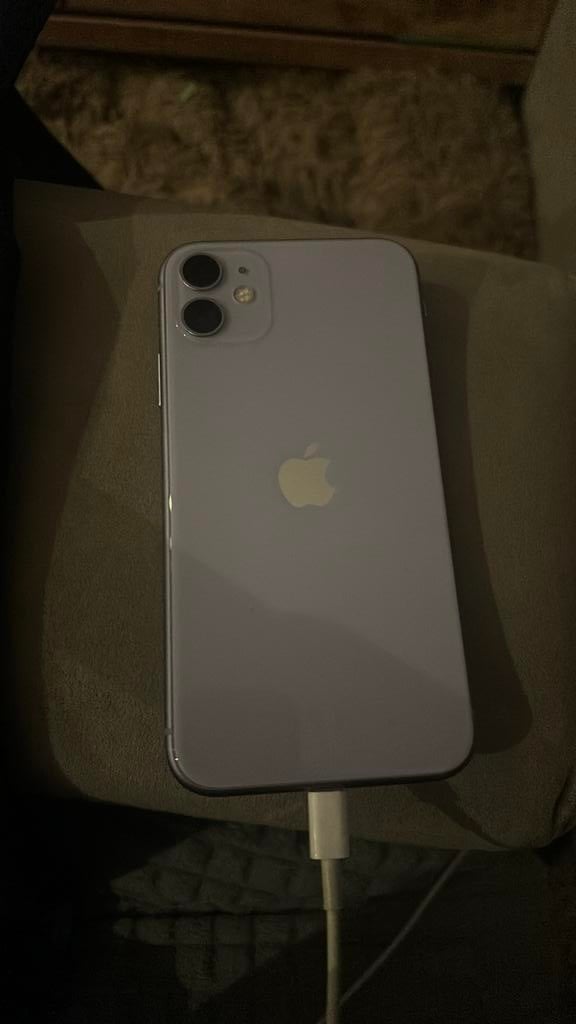 iphone 11 paars, Telecommunicatie, Mobiele telefoons | Apple iPhone, Gebruikt, 73 %, Paars, 64 GB