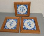 Set 2 van 3 Delfts blauwe tegeltjes in houten lijst, Antiek en Kunst, Ophalen of Verzenden