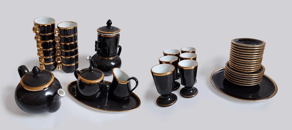 PILLIVUYT Porseleinen Servies Zwart/Goud 42-delig, Compleet, Antiek en Kunst, Ophalen