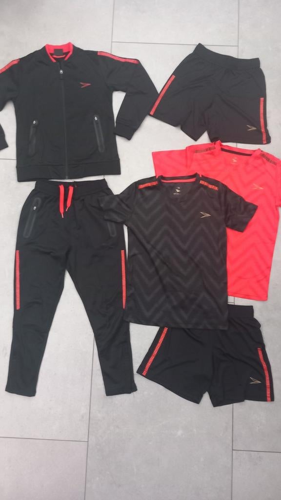 Trainingspak voetbal zomer winter maat 128, Kinderen en Baby's, Kinderkleding | Maat 128, Ophalen of Verzenden, Jongen of Meisje