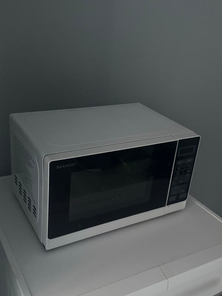 Sharp Magnetron - Wit, Zo goed als nieuw, Ophalen, Draaiplateau, Magnetron, Zo goed als nieuw