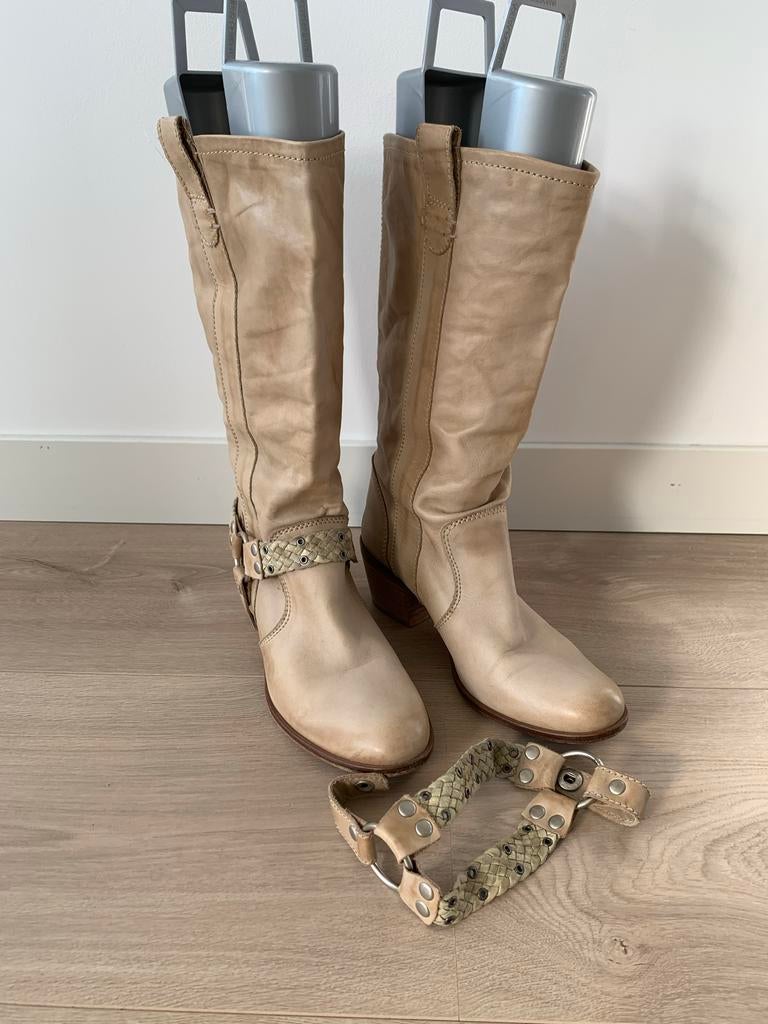 Beige leren laarzen met afneembare bandjes IKKS, Ophalen of Verzenden, Gedragen, Beige, Lage of Enkellaarzen