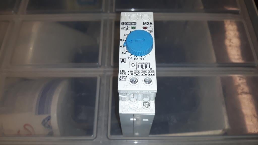 Opkom tijdrelais Crouzet,Eberle, Omron, Schleicher, Syrelec, Hobby en Vrije tijd, Elektronica-componenten, Ophalen of Verzenden
