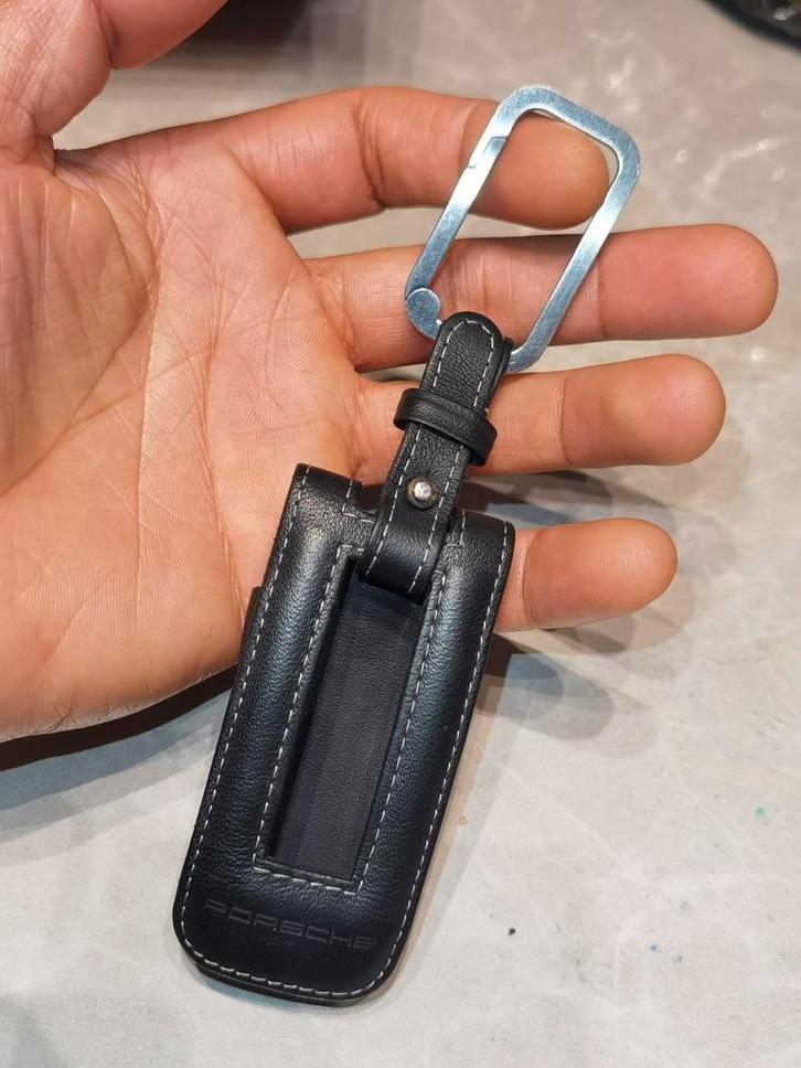 Nieuw Origineel porsche sleuteletui van echt leder / sleutel, Verzamelen, Sleutelhangers, Nieuw, Merk, Ophalen of Verzenden