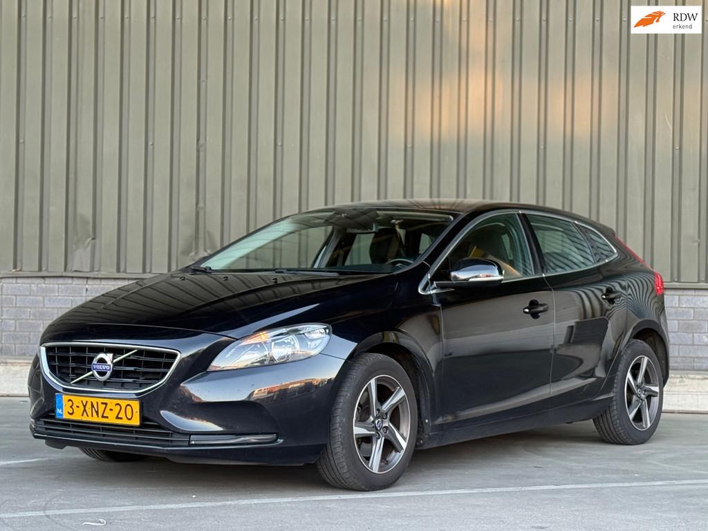 Volvo V40 1.6 T3 Momentum / dealer onderhouden, Auto's, Voorwielaandrijving, Gebruikt, 150 pk, Leder en Stof