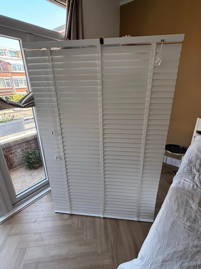 Witte jaloezie, gebruikt 120 cm x 180 cm, Huis en Inrichting, Stoffering | Gordijnen en Lamellen, Ophalen, 100 tot 150 cm, Wit