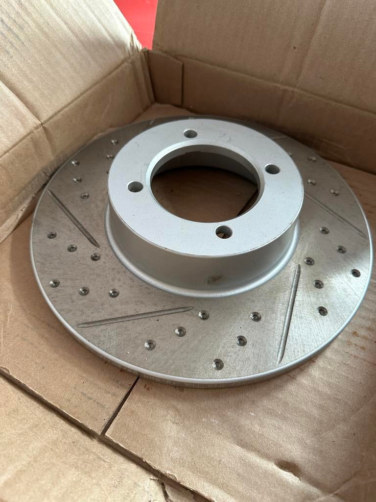 Nieuwe remschijven voor Datsun 240Z (gegroefd/geboord), Ophalen of Verzenden, Nieuw, Nissan