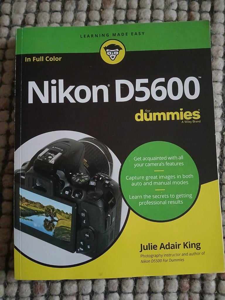 Nikon D5600 voor Dummies - Leer je camera kennen, Ophalen of Verzenden, Zo goed als nieuw, Fotografie algemeen