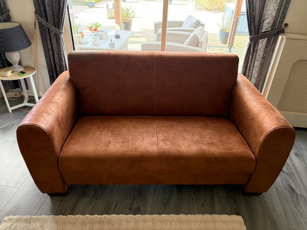 Bruine lederen 2 zits- bank, Ophalen, Tweepersoons, 75 tot 100 cm, Zo goed als nieuw