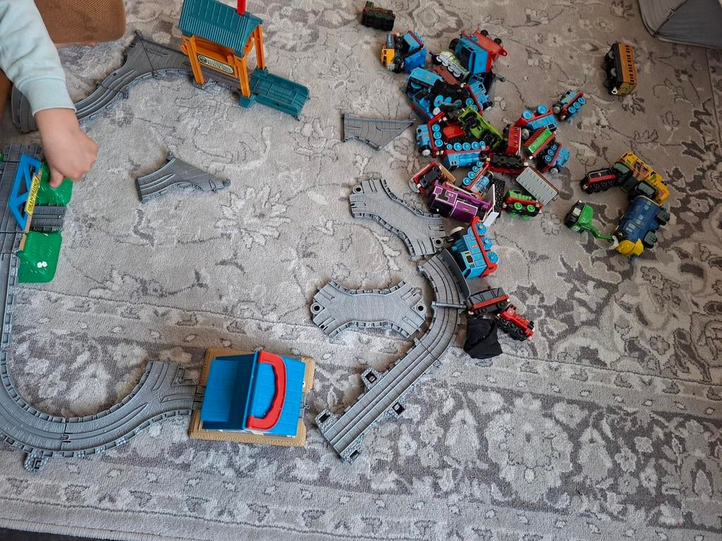 Leuke set thomas treinen em baan, Ophalen of Verzenden, Zo goed als nieuw