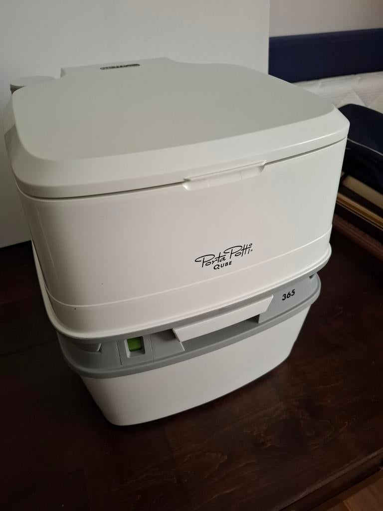 Porta Potti Qube 365, Caravans en Kamperen, Kampeeraccessoires, Ophalen of Verzenden, Zo goed als nieuw