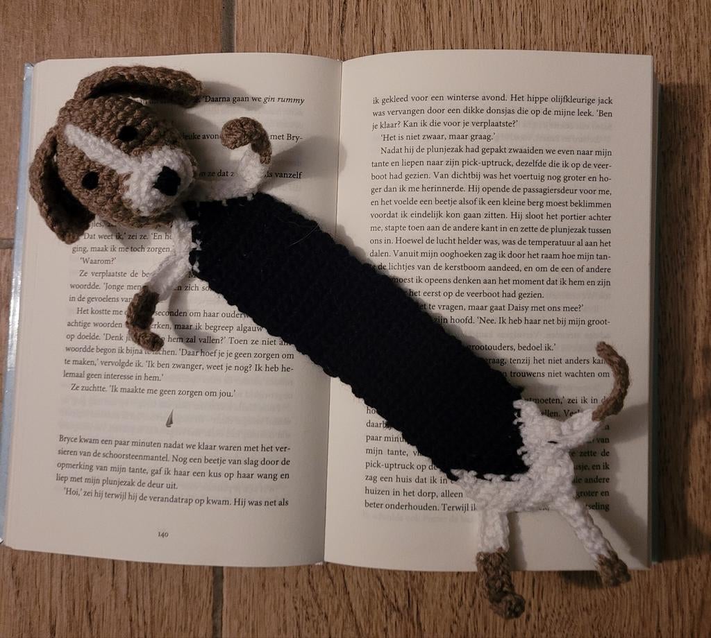 gehaakte boekenlegger beagle, Ophalen of Verzenden, Nieuw, Haken, Overige typen