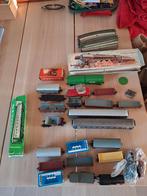 collectie: grote doos vol modeltreinen + rails + onderdelen, Ophalen, Gebruikt, IJzer