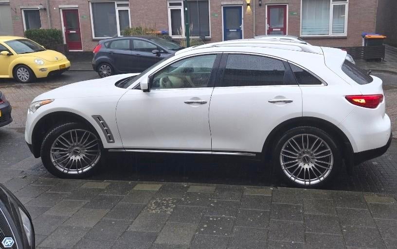 Infiniti 2009 Wit met nieuwe apk, Auto's, Infiniti, Automaat, Beige, Wit, Stationwagon
