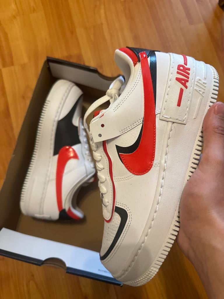 Nike Air Force 1 Shadow Wit Rood Zwart - Maat 40 Nieuw, Kleding | Dames, Schoenen, Wit, Nieuw, Ophalen of Verzenden, Sneakers of Gympen
