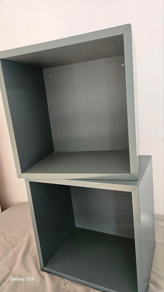 IKEA Wandkast - Twee Grijze Kubussen, Huis en Inrichting, Kasten | Wandmeubels, Ophalen, Met plank(en), Gebruikt, Minder dan 150 cm