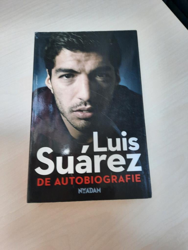 Sid Lowe - Luis Suárez, Boeken, Biografieën, Zo goed als nieuw, Sport, Ophalen of Verzenden