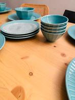 Compleet servies - Lichtblauw geribbeld design, Ophalen, Keramiek, Zo goed als nieuw, Overige stijlen