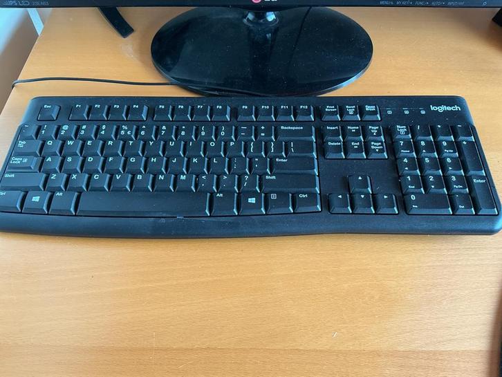 LG Flatron E2040S-PN LED Monitor - 20 inch, Computers en Software, Monitoren, Gebruikt, 60 Hz of minder, HDMI, Kantelbaar, LED