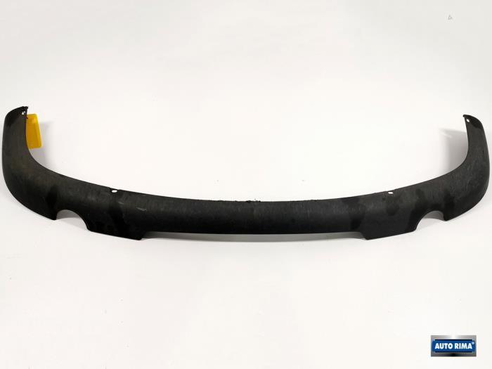 Spoiler voorbumper van een Volvo S60