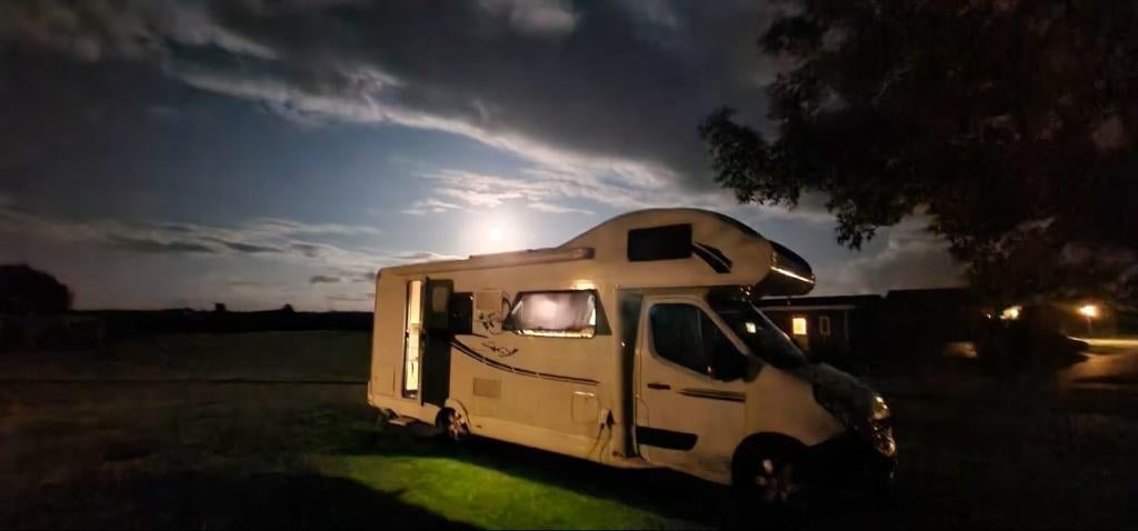 PRIJS VERLAAGD: Rimor Camper 7 Pers. | Autark | NU €42.500, Caravans en Kamperen, Campers, Alkoof, Ringverwarming, Luifel, Gaslek-detector