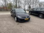 Volkswagen Golf 1.0 TSI Connected Series CAMERA CARPLAY NAVI, Voorwielaandrijving, Stof, Gebruikt, Origineel Nederlands