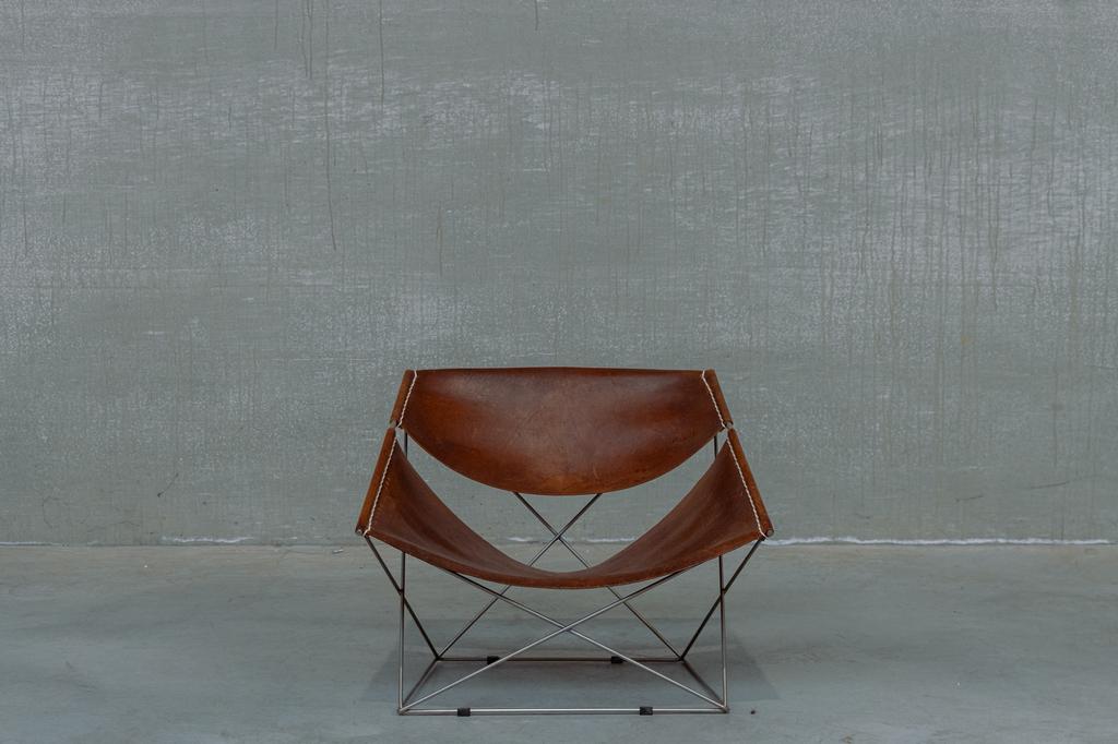 Early editionf675 buttefly chair, original leather, Ophalen of Verzenden, Zo goed als nieuw, Rechthoekig, Riet