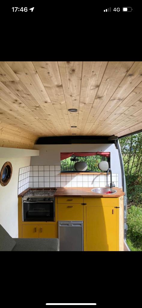 Self sufficient campervan/ Omgebouwde camper bus (2005), Auto's, Automaat, Overige carrosserieën, 2000 kg, Diesel