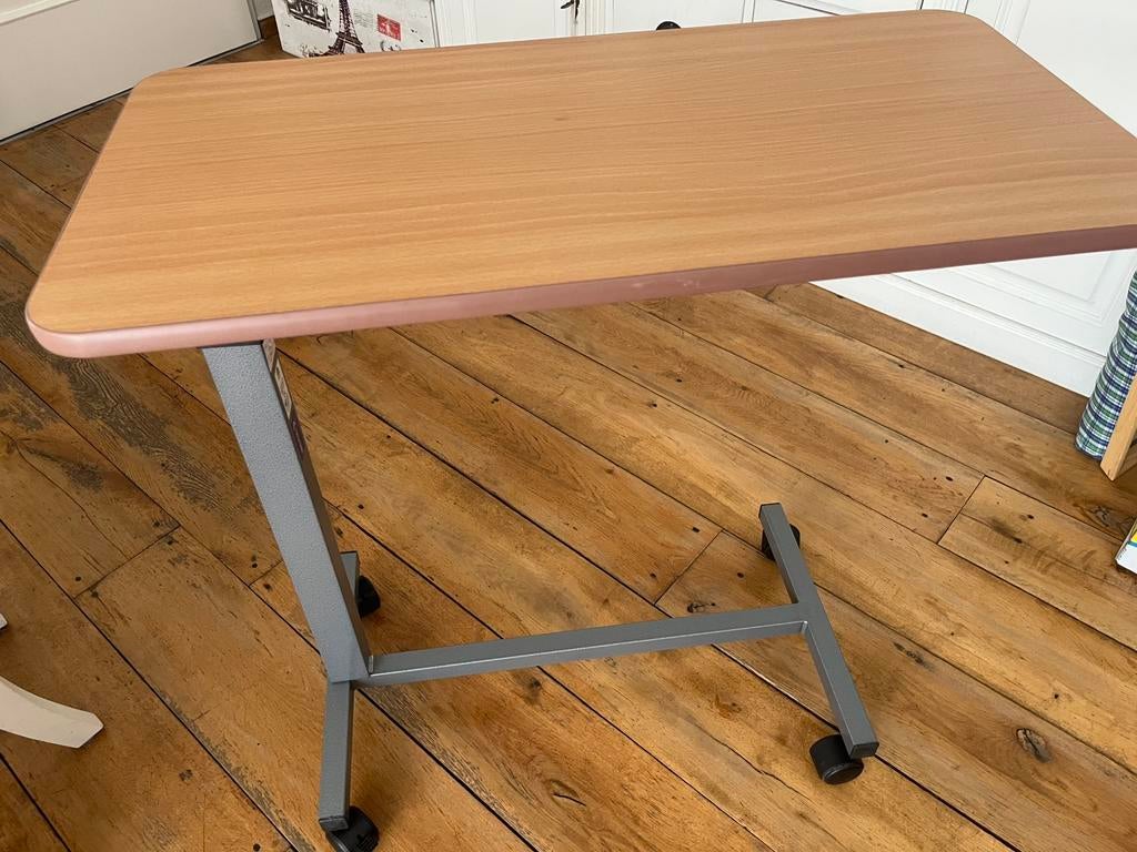 Bedtafel i.z.g.st., Ophalen, Zo goed als nieuw