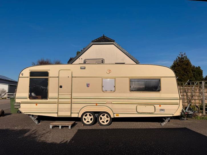Super toffe caravan / zadelkamer!, Caravans en Kamperen, Caravans, Particulier, Overige, Tabbert, 6 tot 7 meter, Koelkast, Ophalen