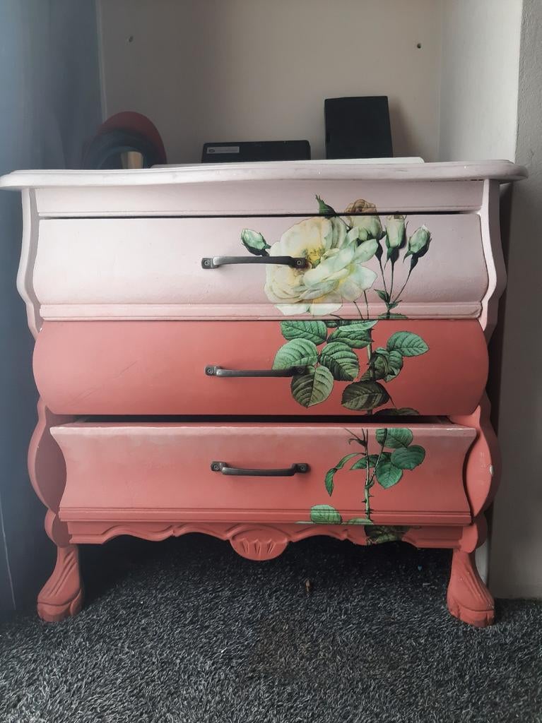 Klein buikkastje met bloemmotief - opknapper, Ophalen